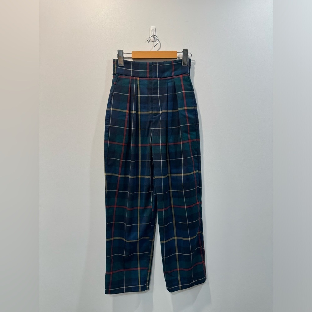 🎉 Urban Outfitters Women’s Tartan Cropped Pants